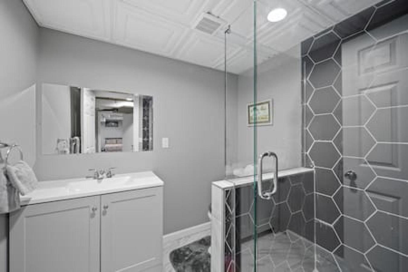 Urban Elegance Retreat In Downtown 로체스터 외부 사진